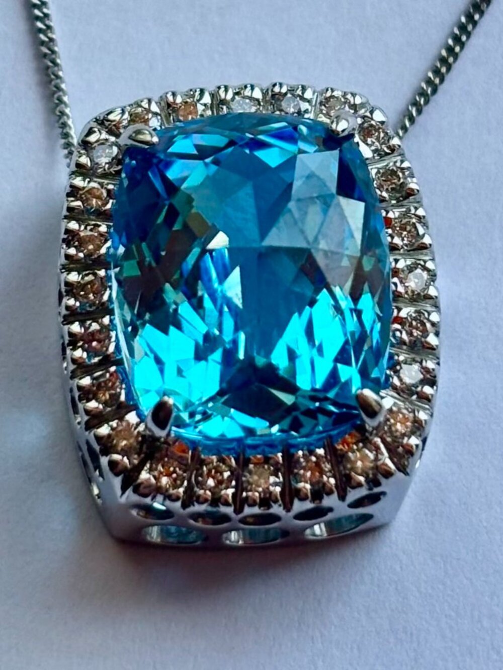 London Blue Topas and Diamonds Halo style 14k white gold Pendant with chain - Picture 1 of 9